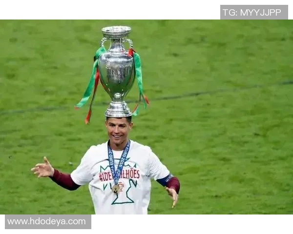 全球知名足球明星的名字盘点与介绍，了解他们的辉煌成就与影响力